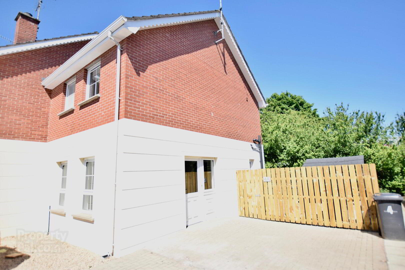 4a Garden Mews 1 of 15