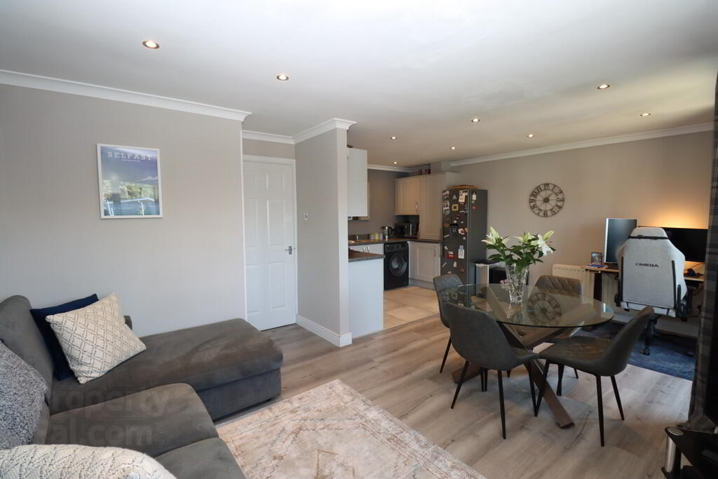 8 Abbey Mews 4 of 9
