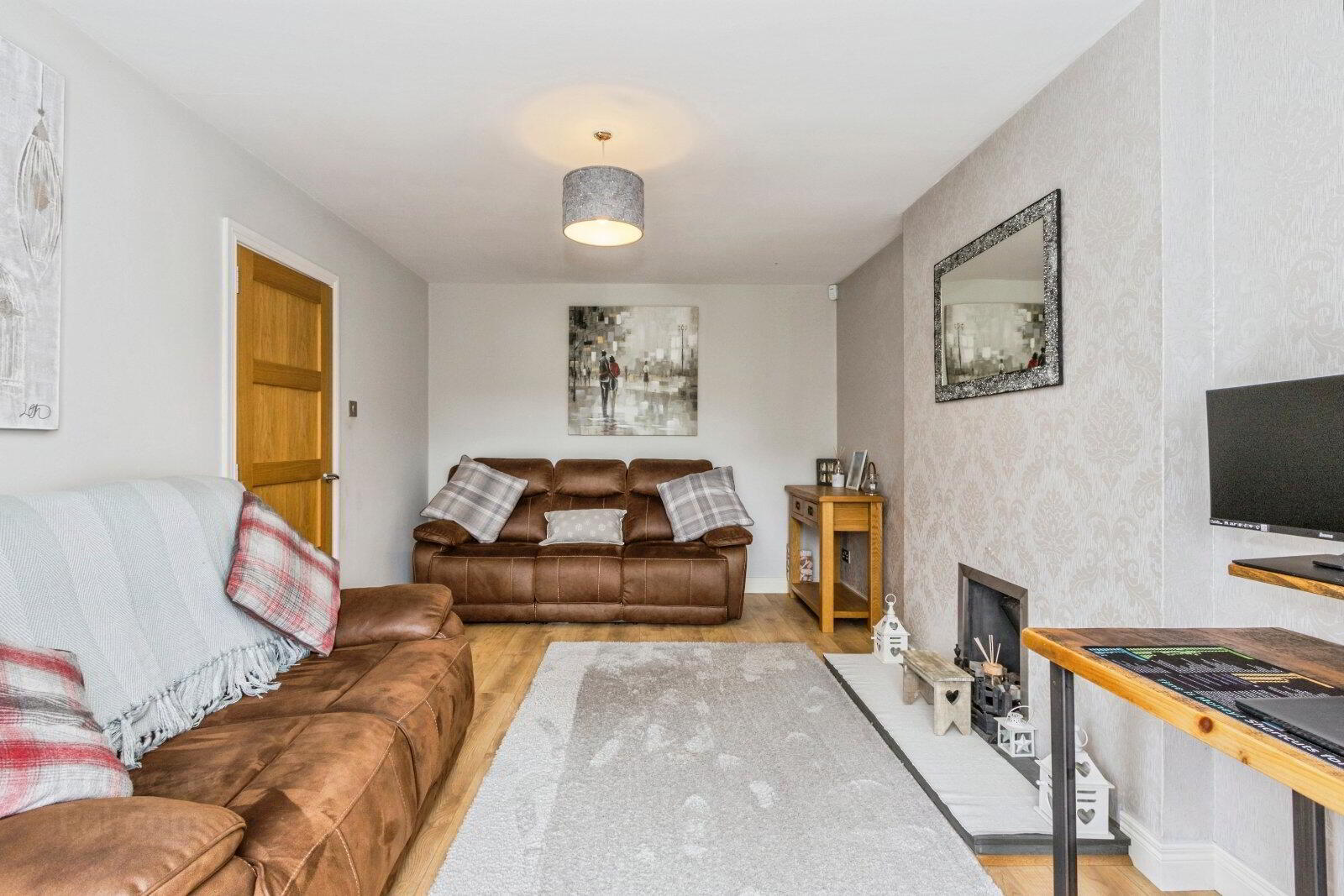 29 Ashcroft Way 3 of 20