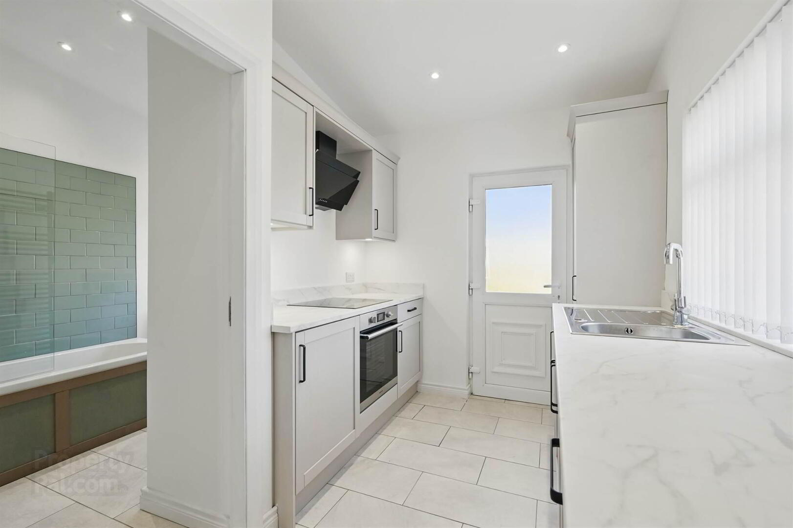 39 Hazelbrook Avenue 8 of 18