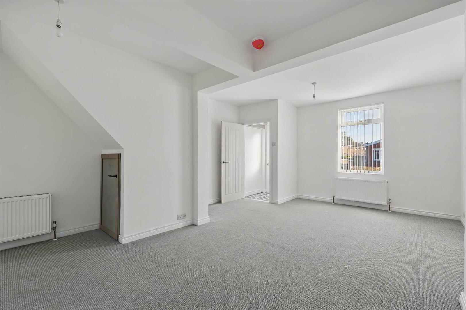 39 Hazelbrook Avenue 5 of 18