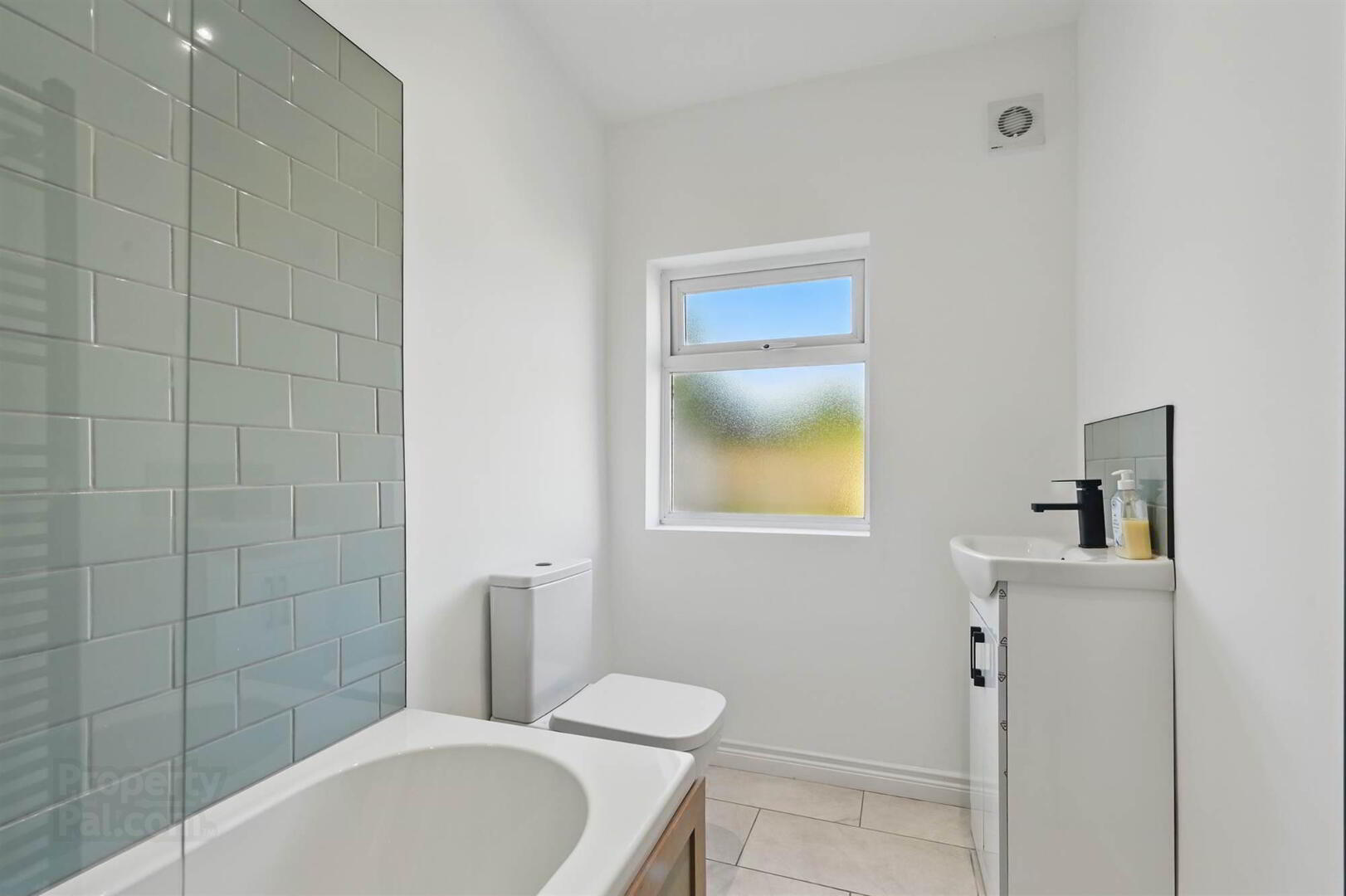 39 Hazelbrook Avenue 9 of 18