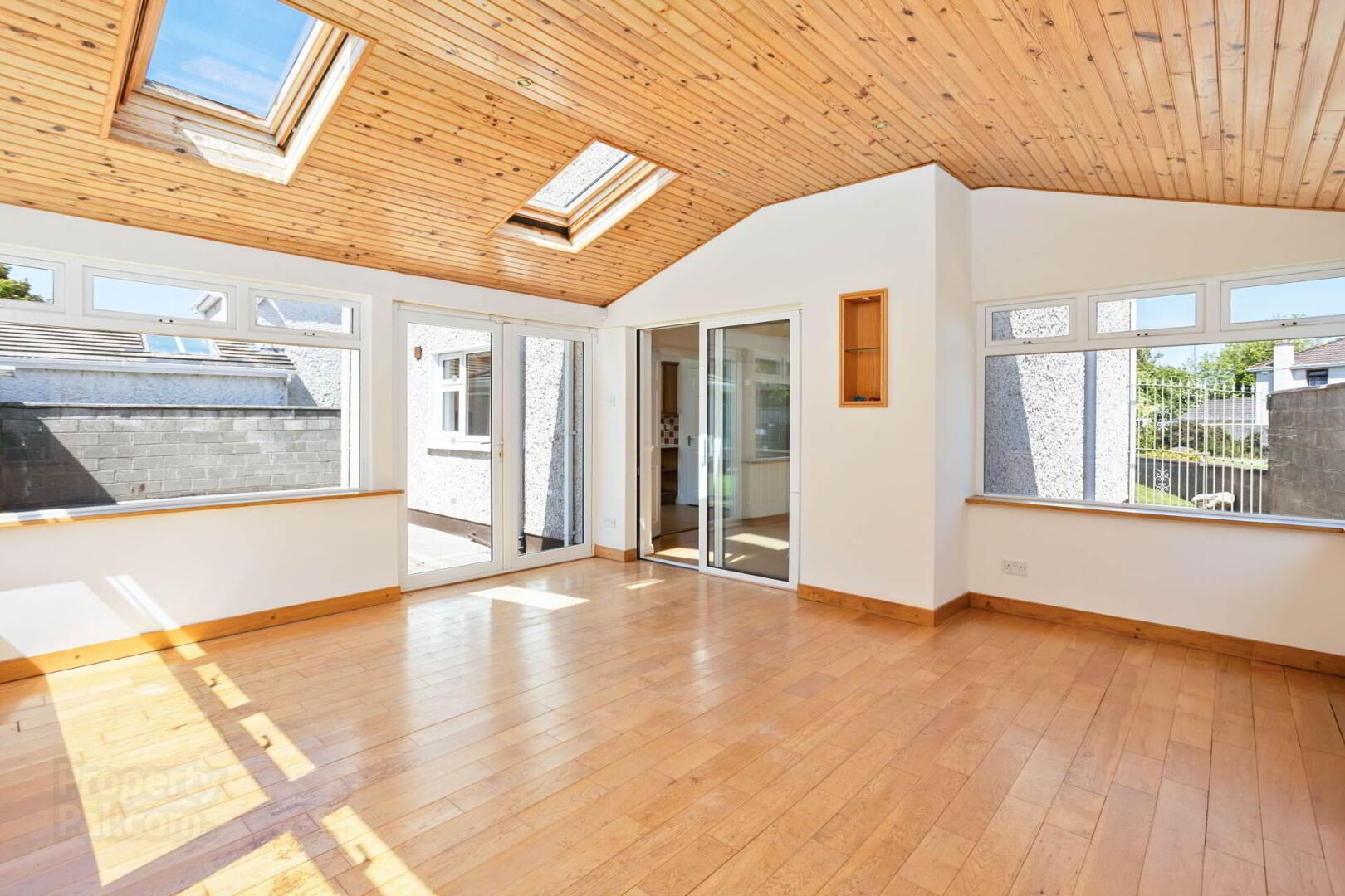 22 Gleniden Court 9 of 55