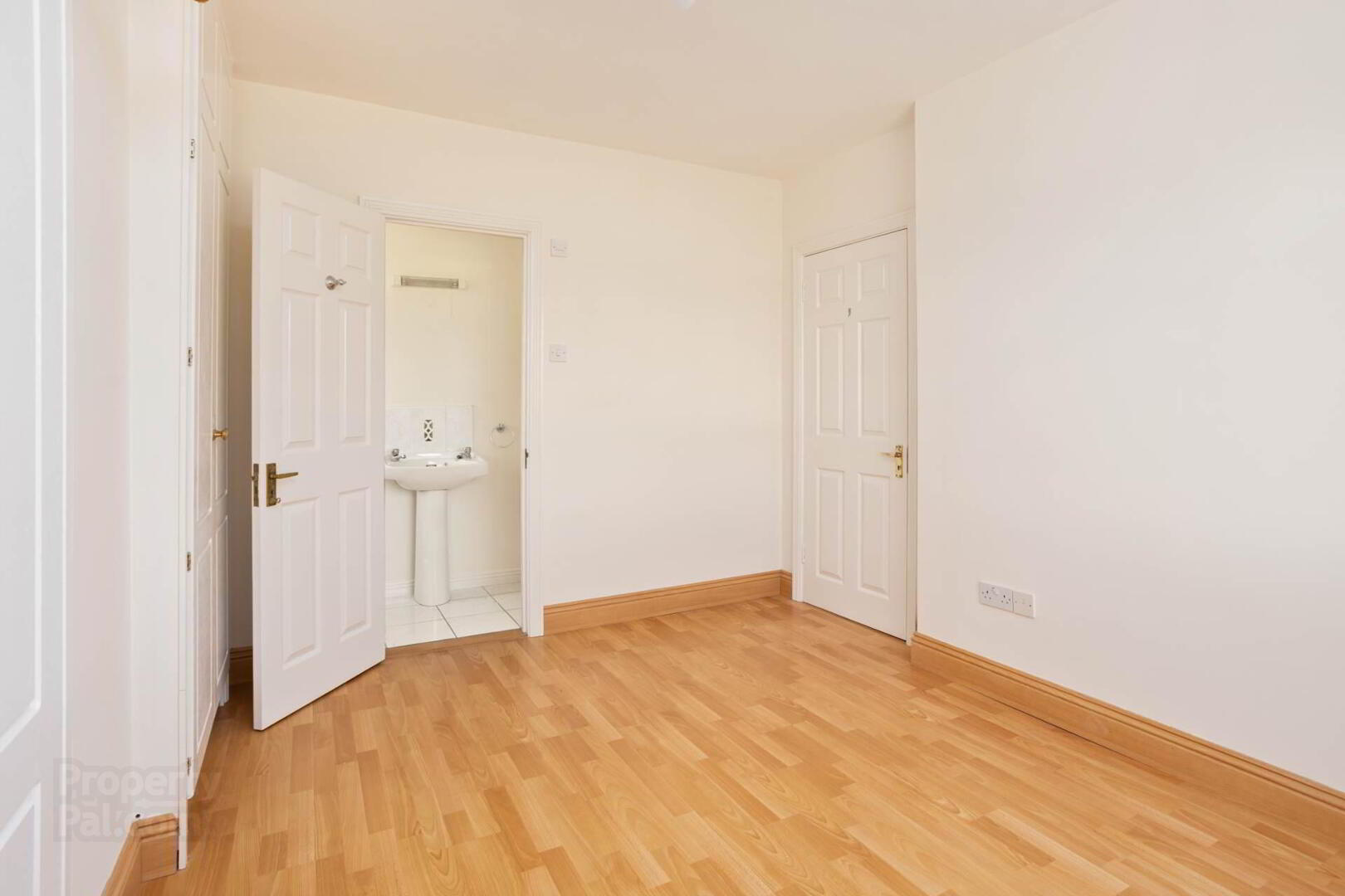 22 Gleniden Court 27 of 55