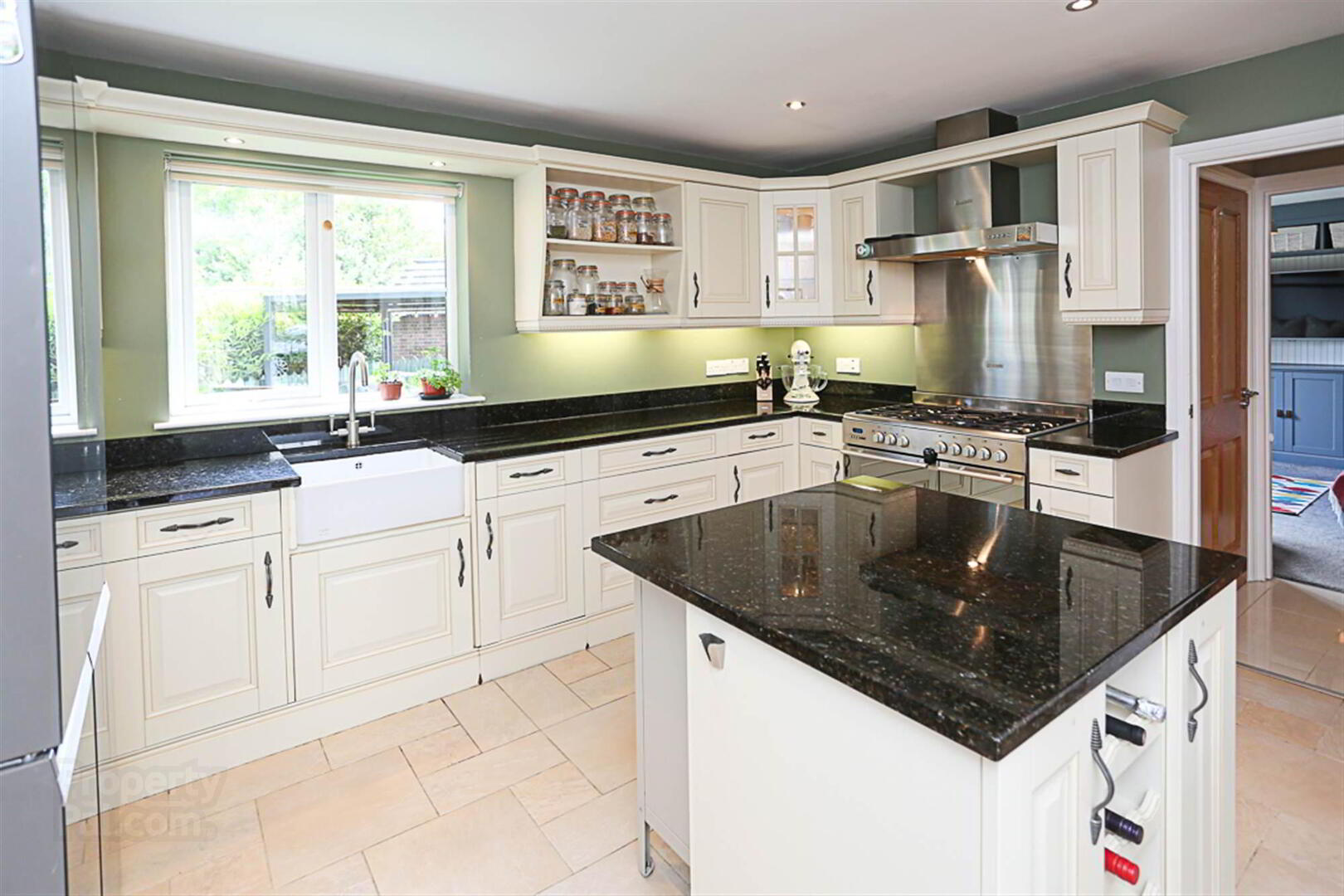 24 Walmer Grove 10 of 43