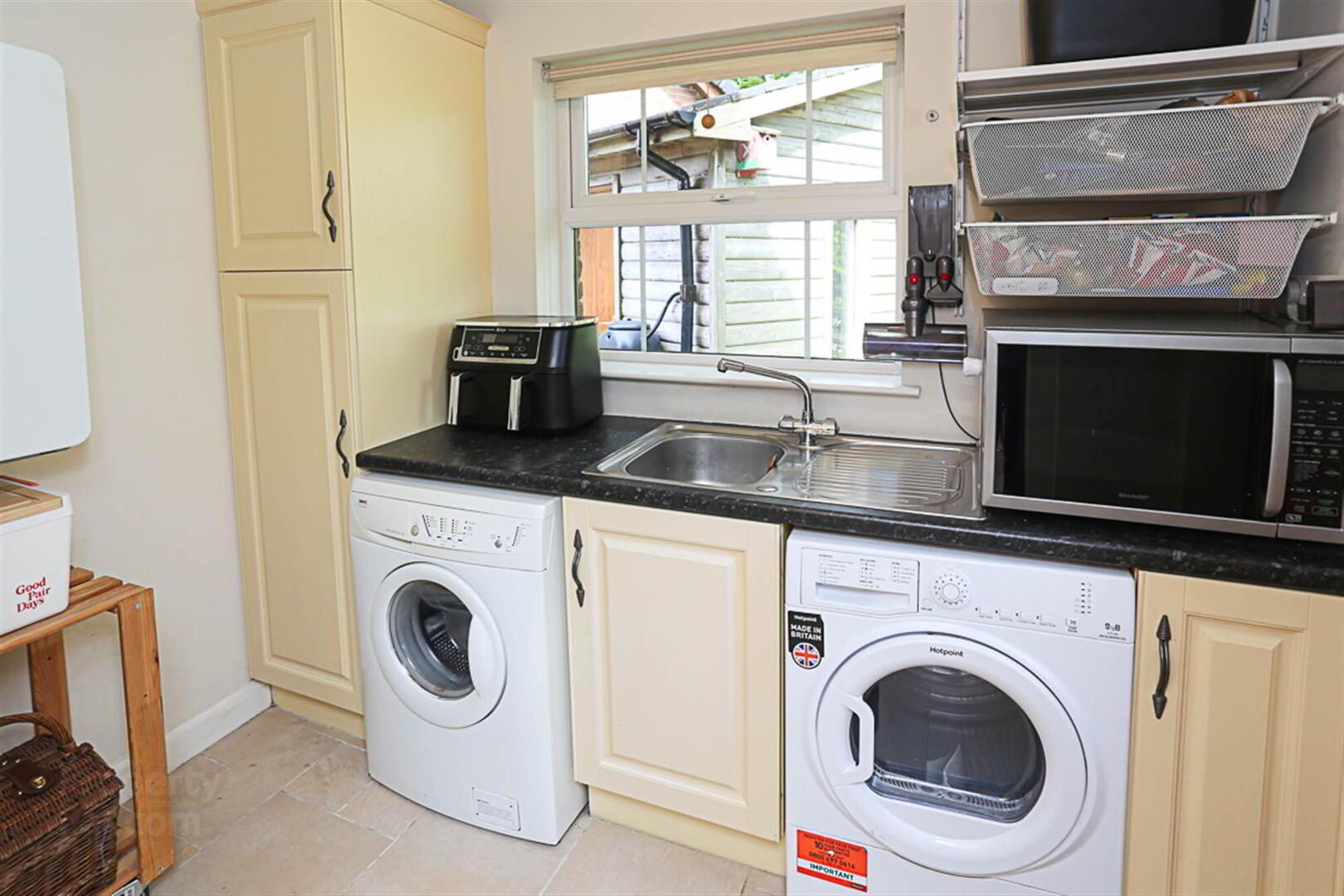 24 Walmer Grove 17 of 43