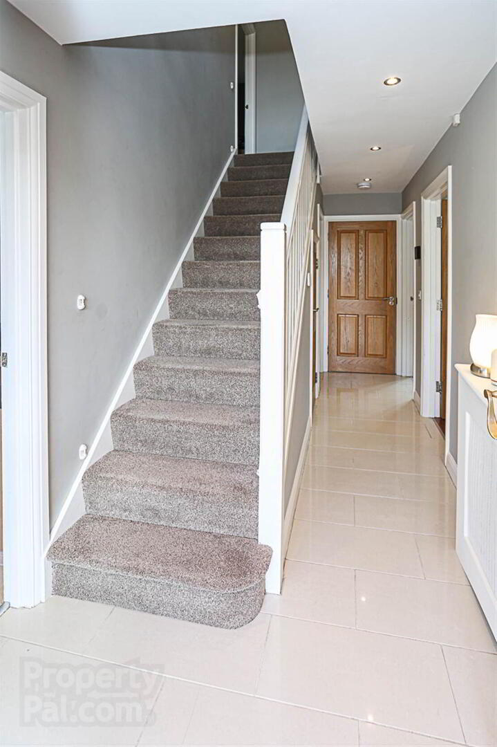24 Walmer Grove 19 of 43