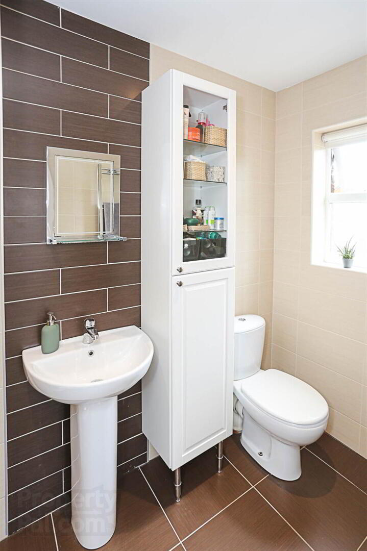 24 Walmer Grove 25 of 43