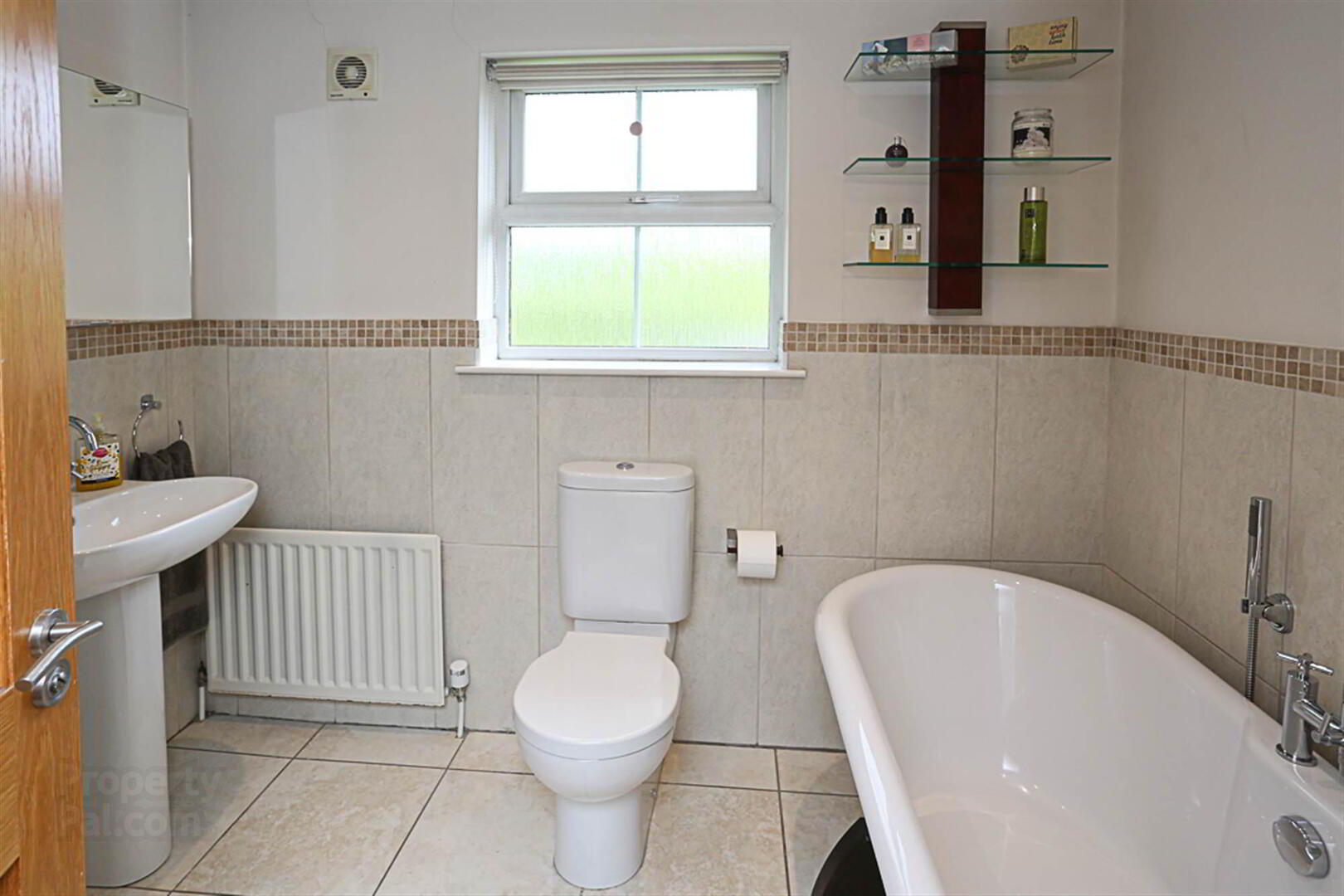 24 Walmer Grove 33 of 43