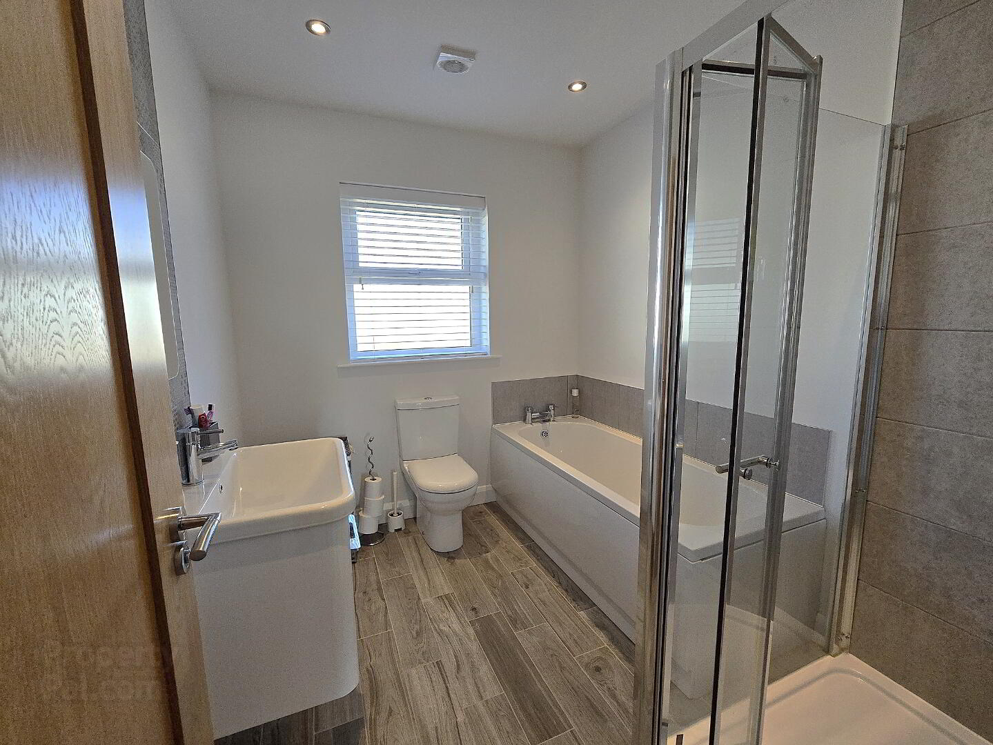 49 Eagry Gardens 22 of 29