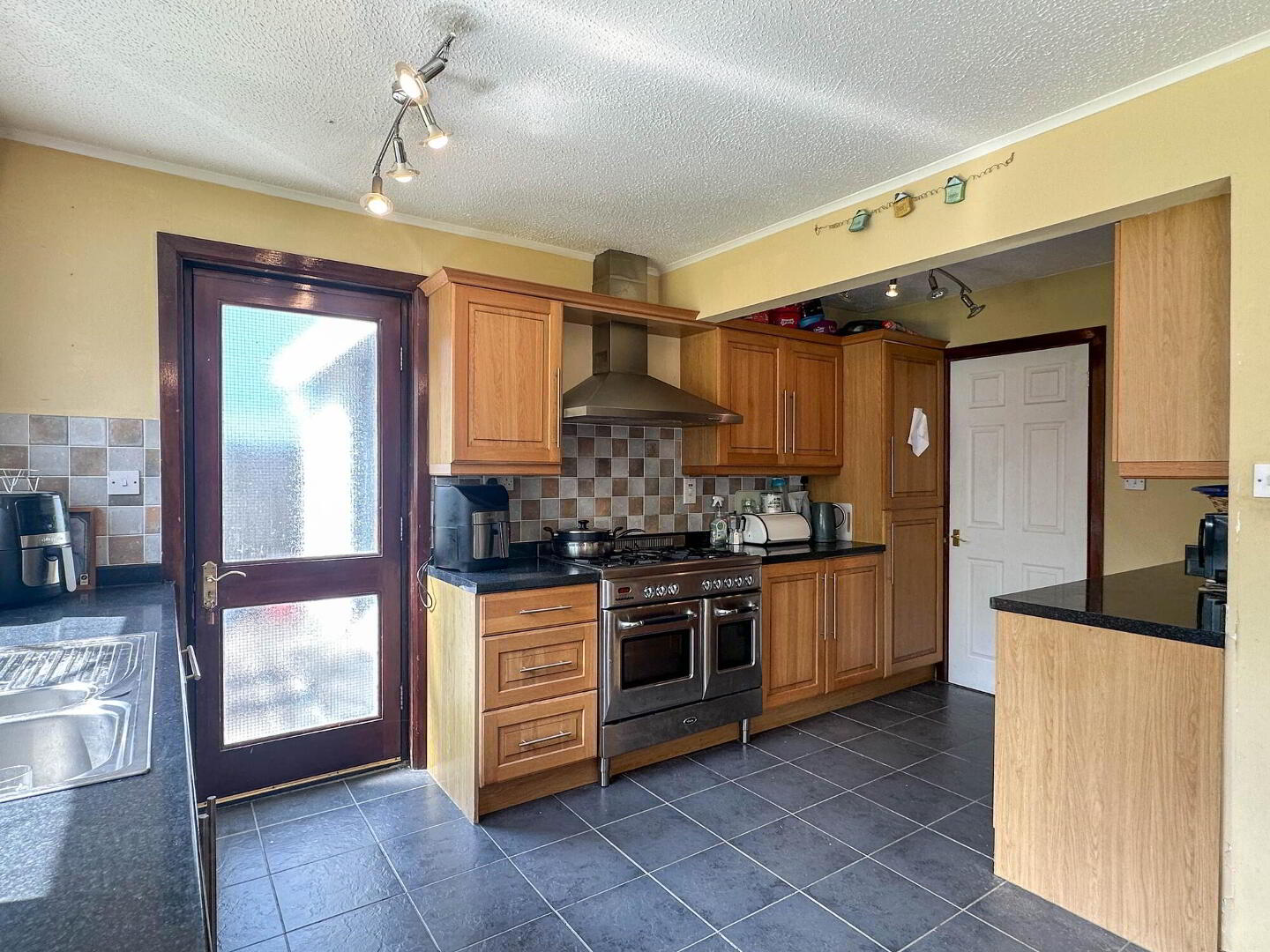 17 Kylebeg Avenue 8 of 34
