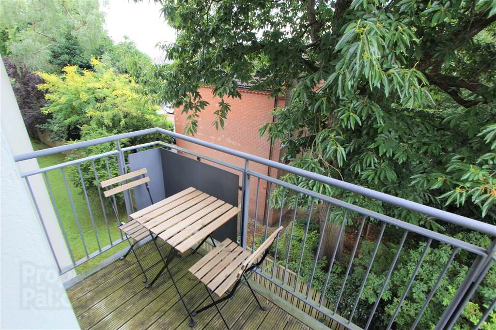 Apt 15 The Oaks, Malone Square 10 of 15