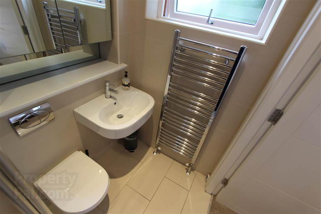 Apt 15 The Oaks, Malone Square 12 of 15