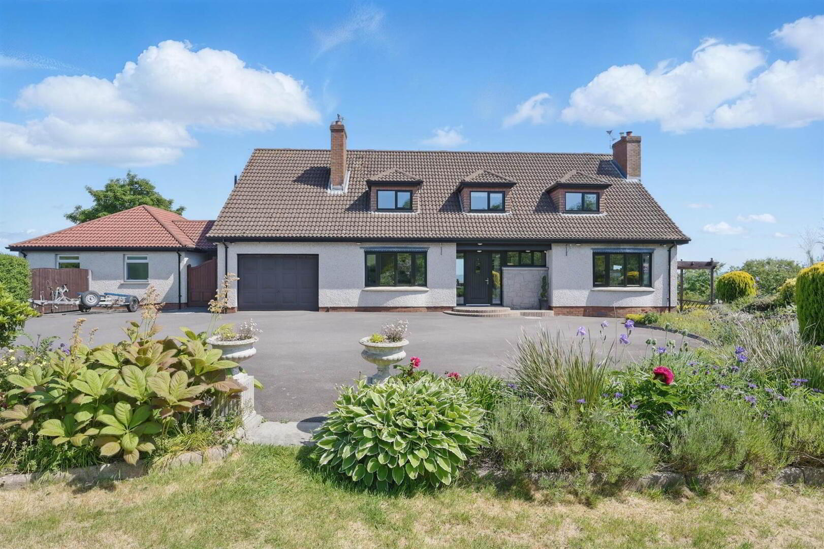 39 & 39a Whiterock Road 4 of 50