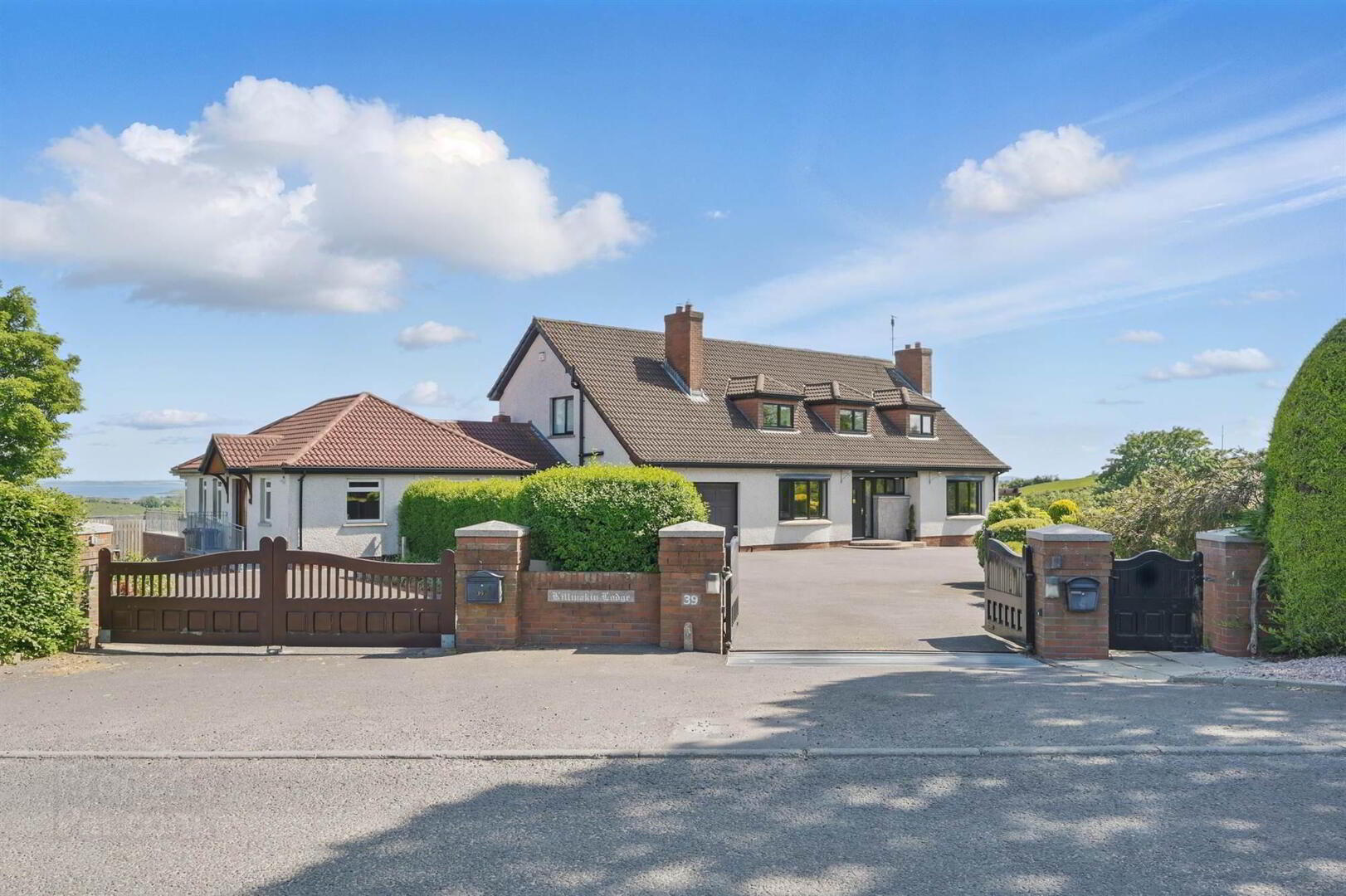 39 & 39a Whiterock Road 40 of 50