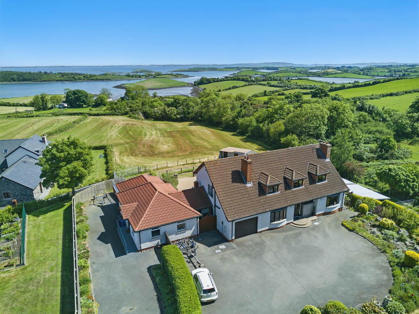 39 & 39a Whiterock Road 49 of 50