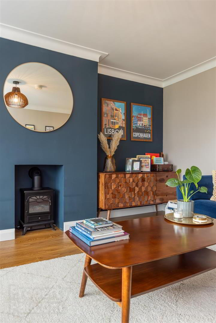 13a Diamond Gardens 9 of 36