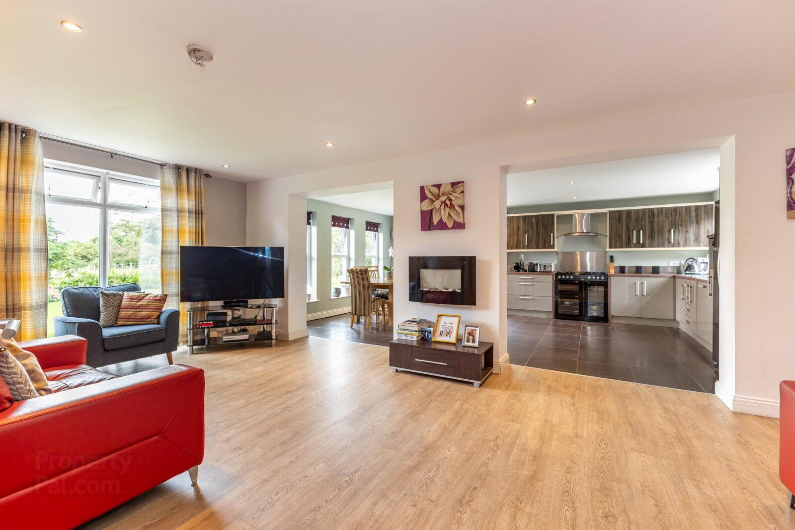 24 Crossgar Road East 14 of 33