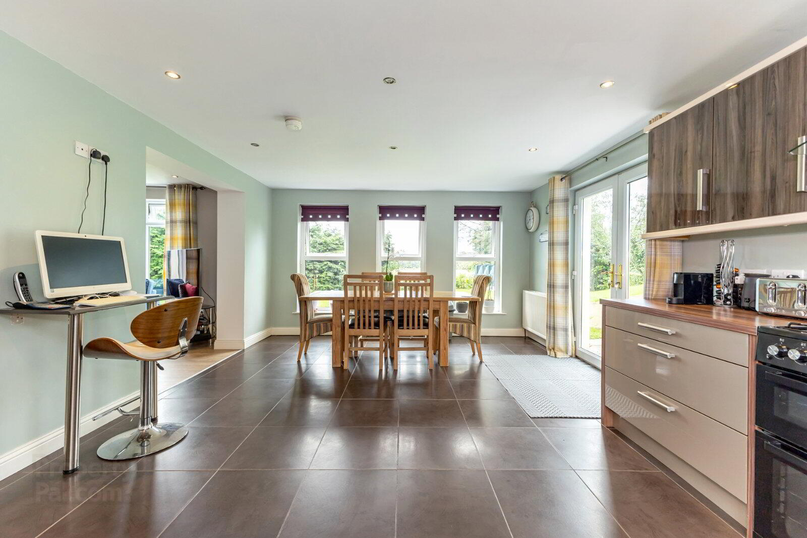 24 Crossgar Road East 19 of 33