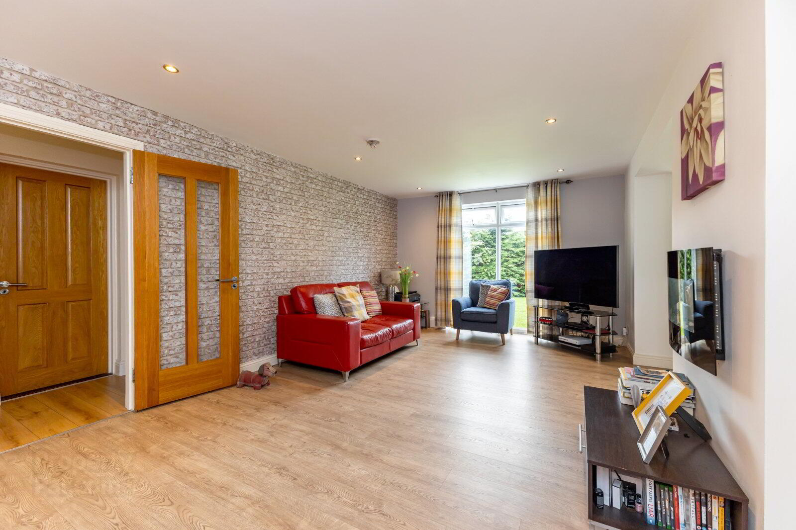 24 Crossgar Road East 15 of 33