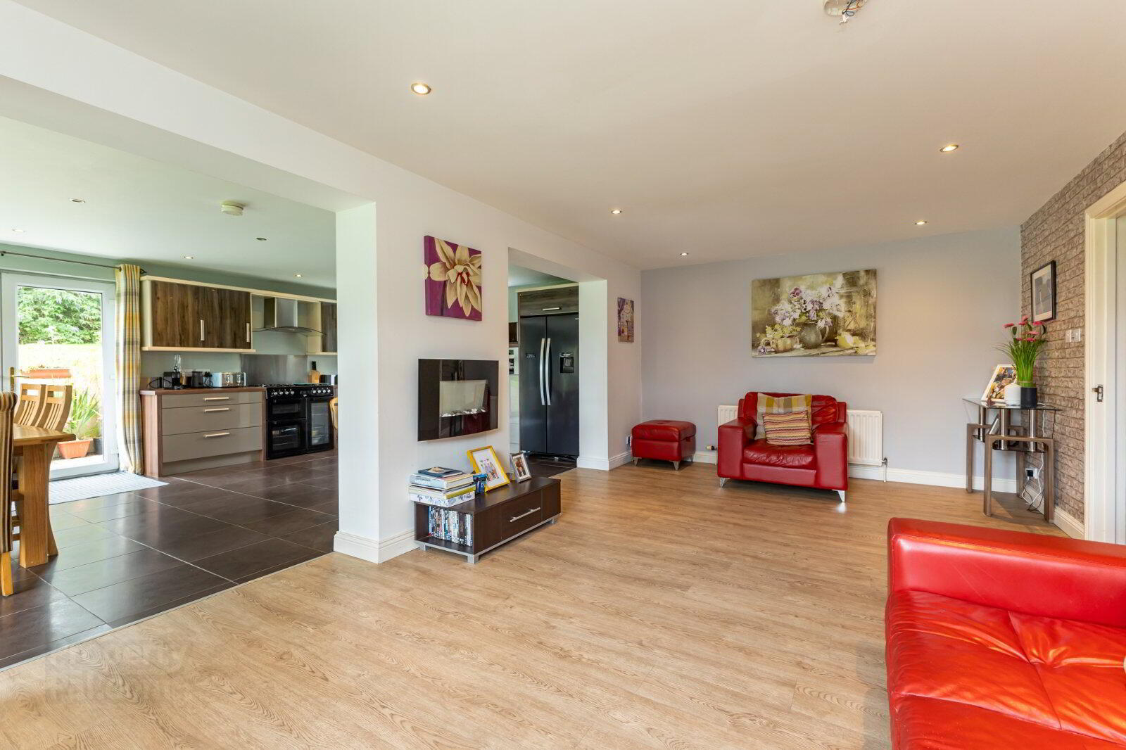 24 Crossgar Road East 16 of 33
