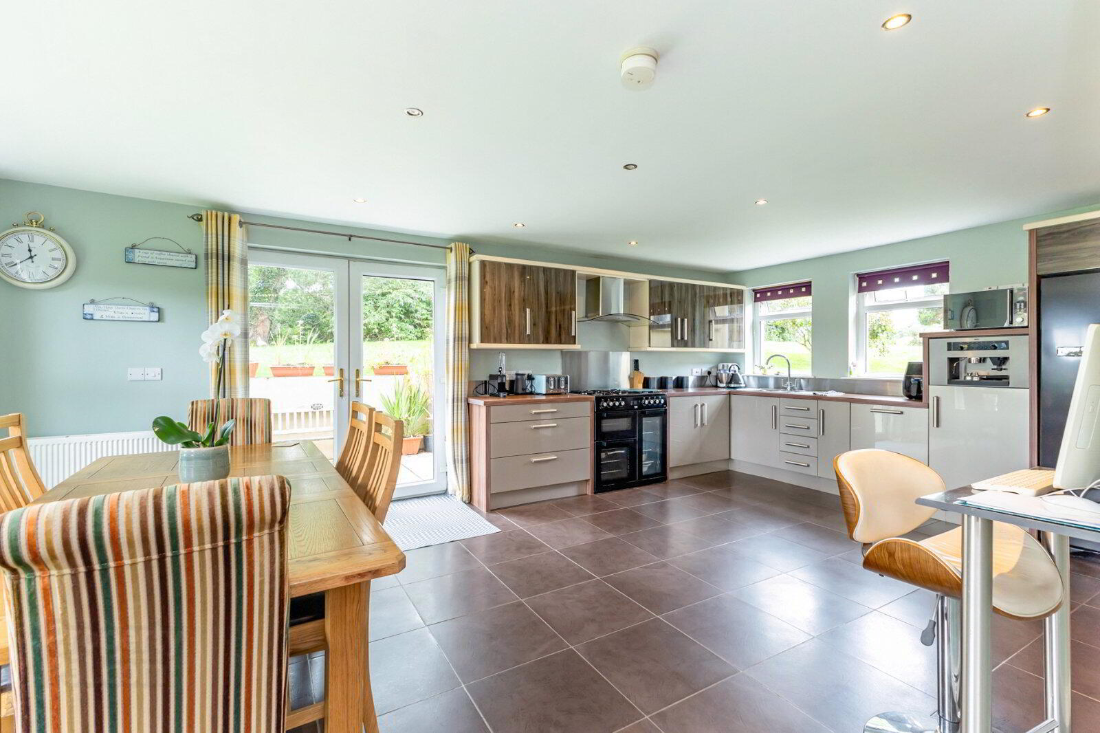 24 Crossgar Road East 17 of 33