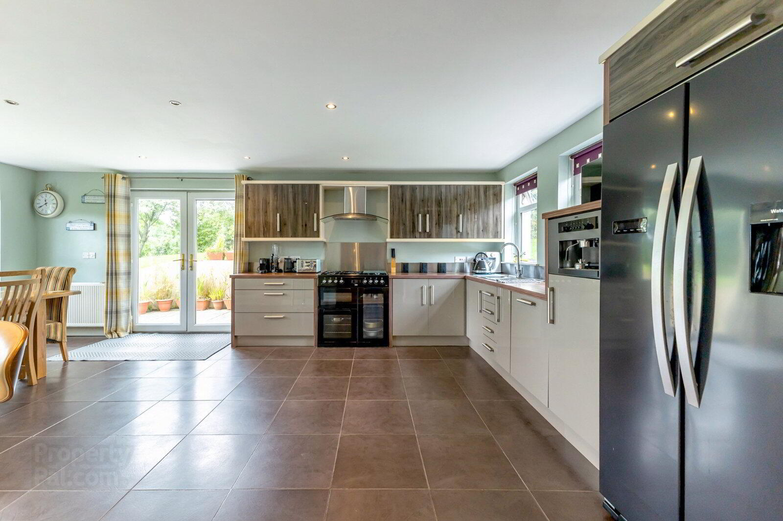 24 Crossgar Road East 18 of 33