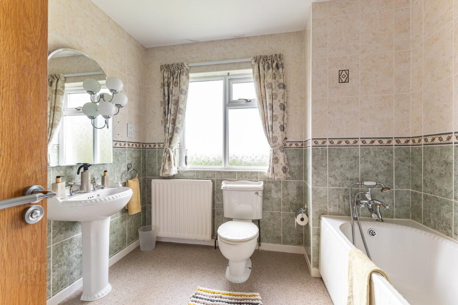 24 Crossgar Road East 30 of 33