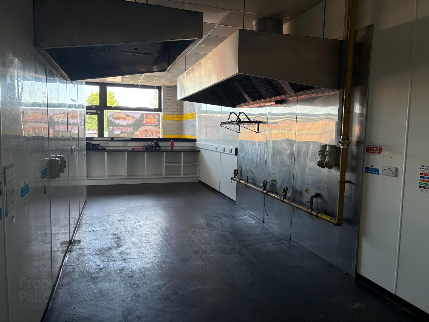 2d Toscana Retail Park 5 of 14