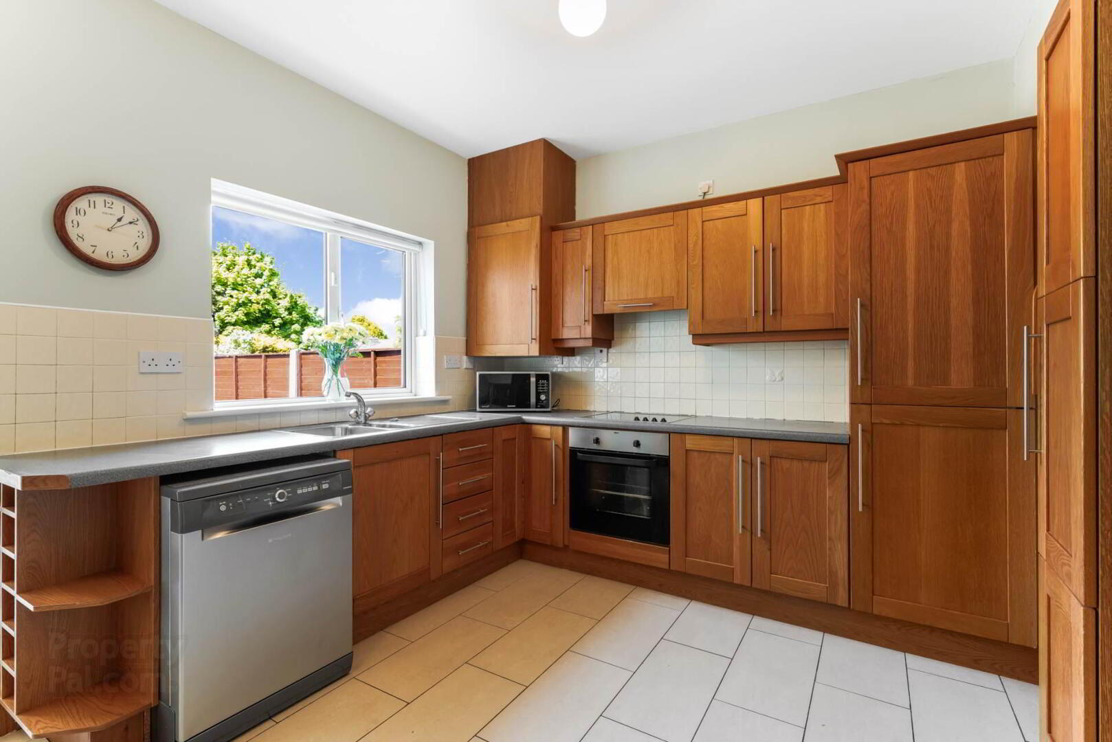 65 Whately Place 9 of 27