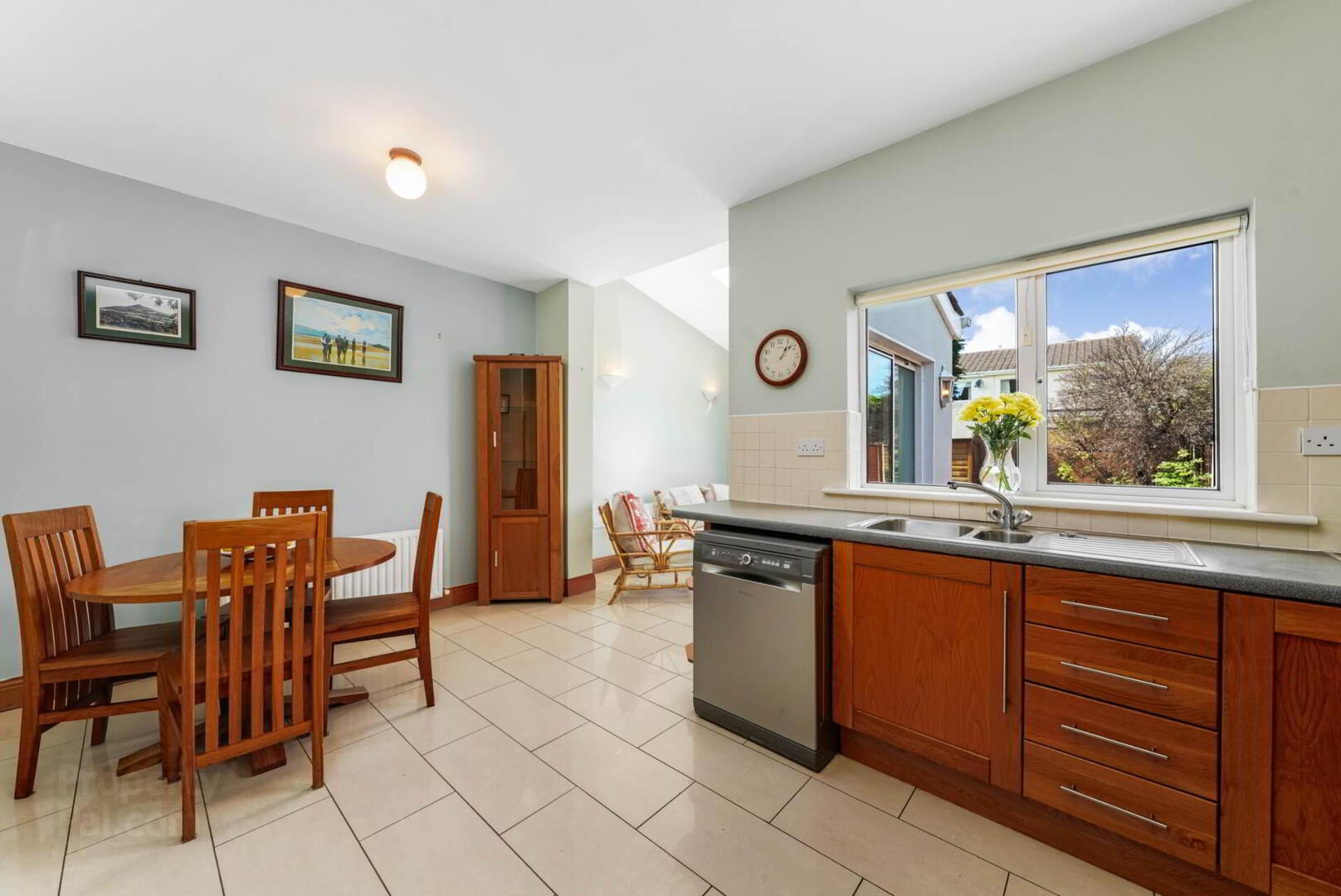 65 Whately Place 8 of 27