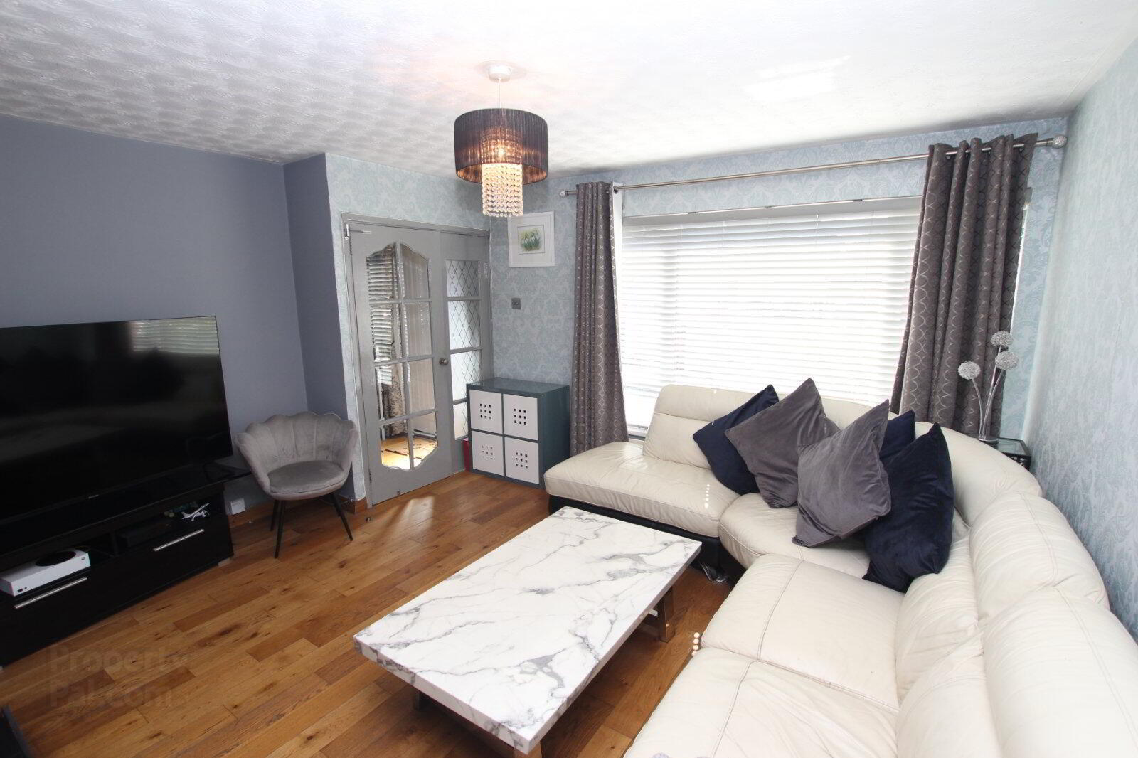 20 Carnvue Gardens 4 of 17