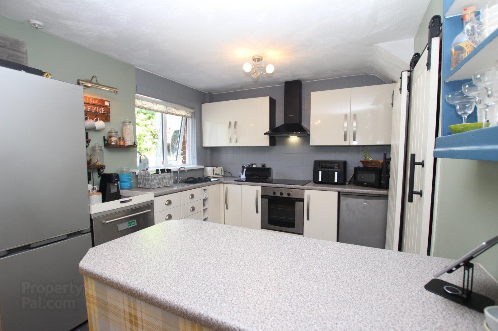 20 Carnvue Gardens 6 of 17