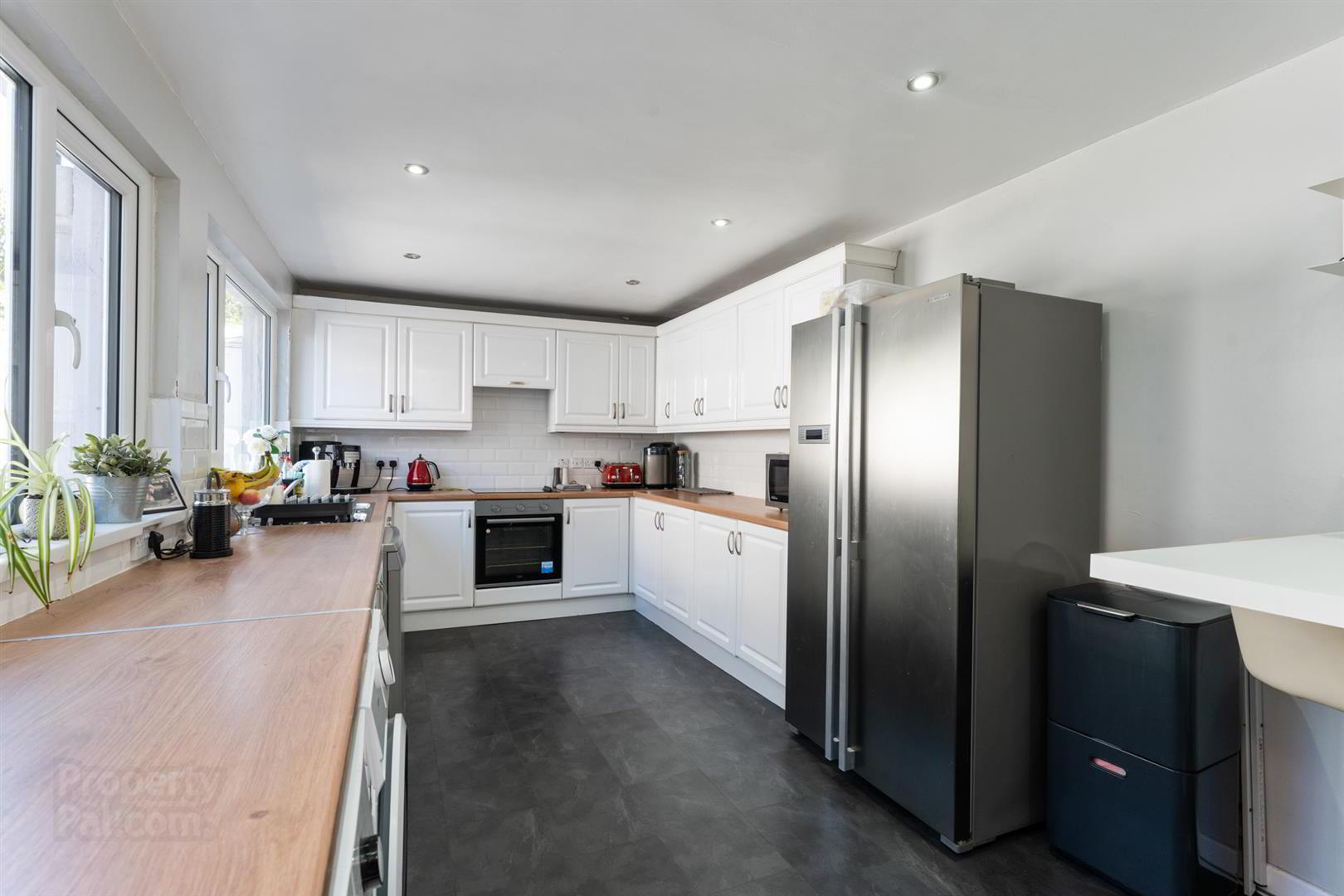 2 Martinez Avenue 9 of 26