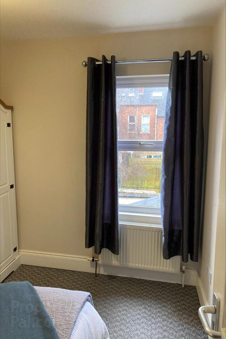 Room 3.1, 16 Cedar Avenue 3 of 4