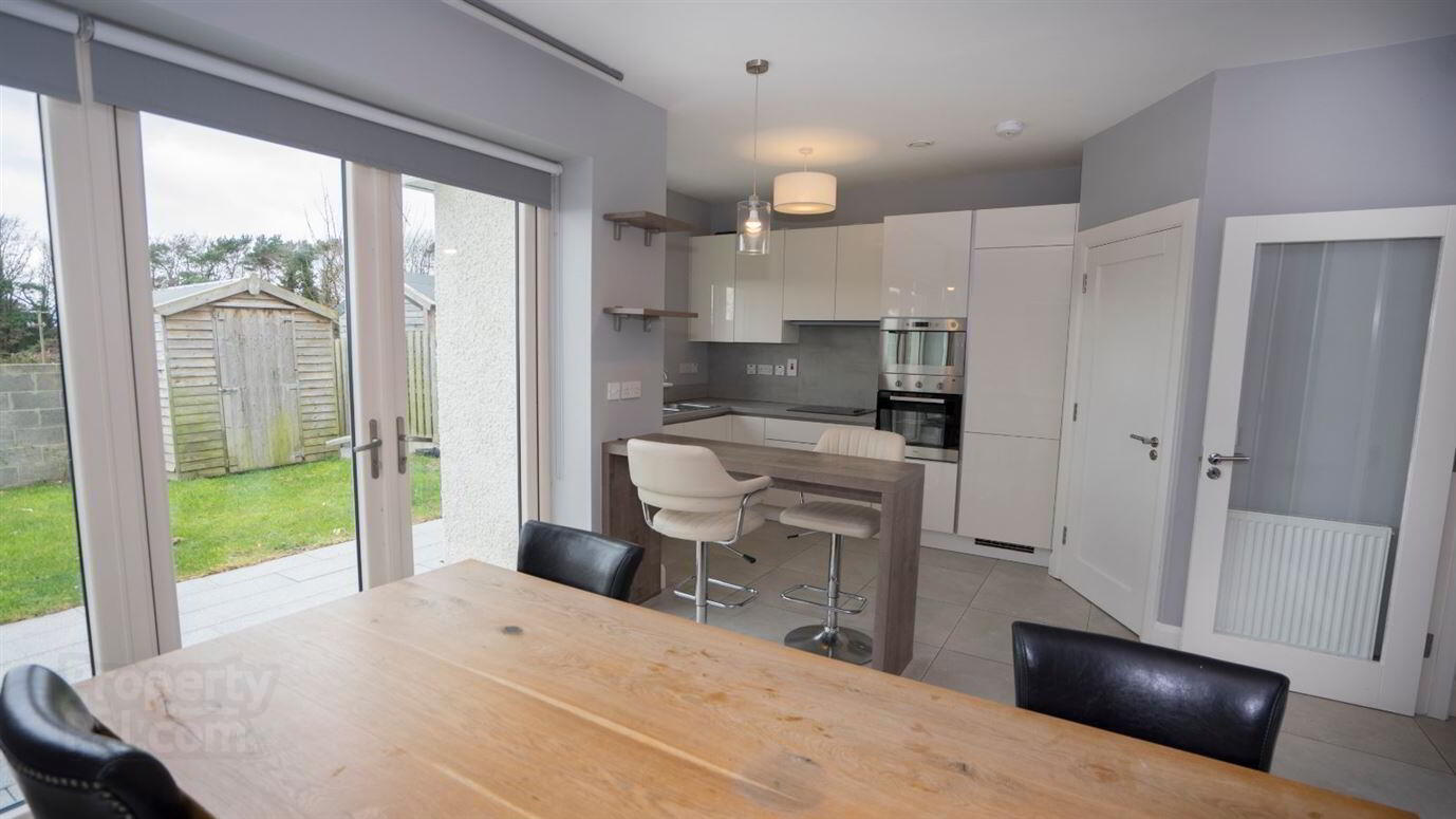 14 Seaview Square 6 of 26