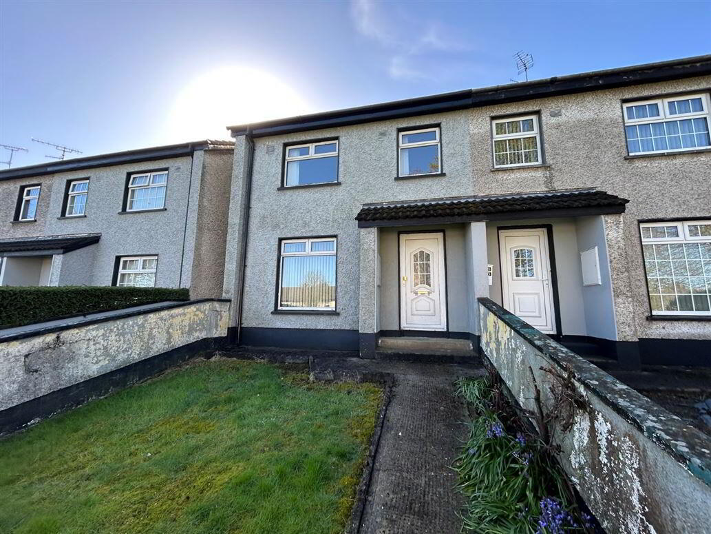 84 De La Salle Crescent 1 of 10