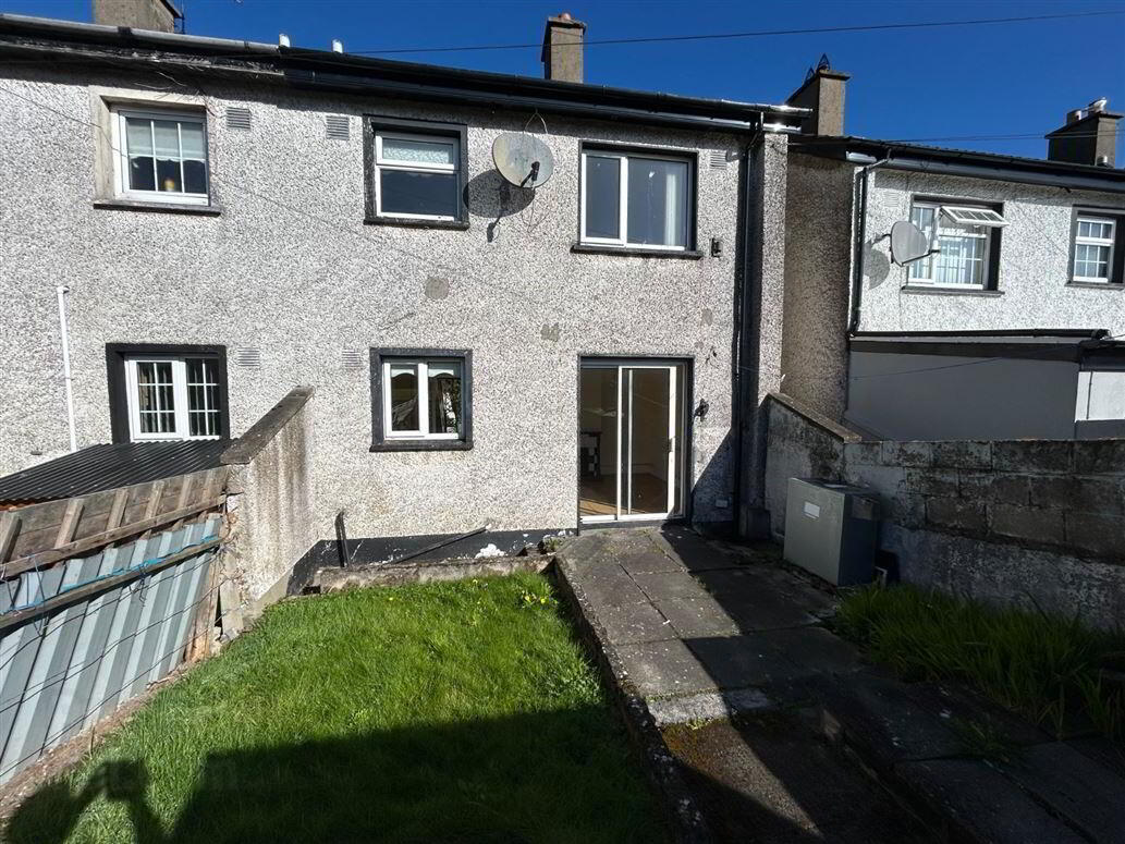 84 De La Salle Crescent 8 of 10