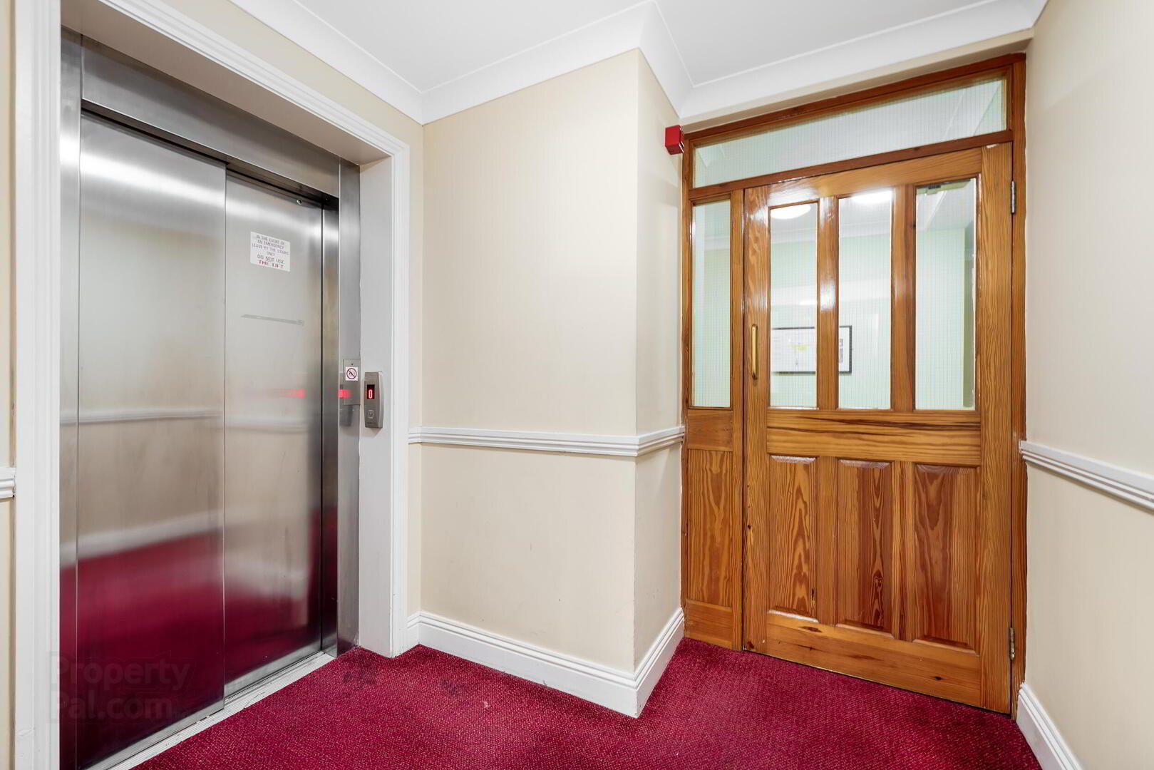 22 Capel Court, 112-114 Capel Street 3 of 16