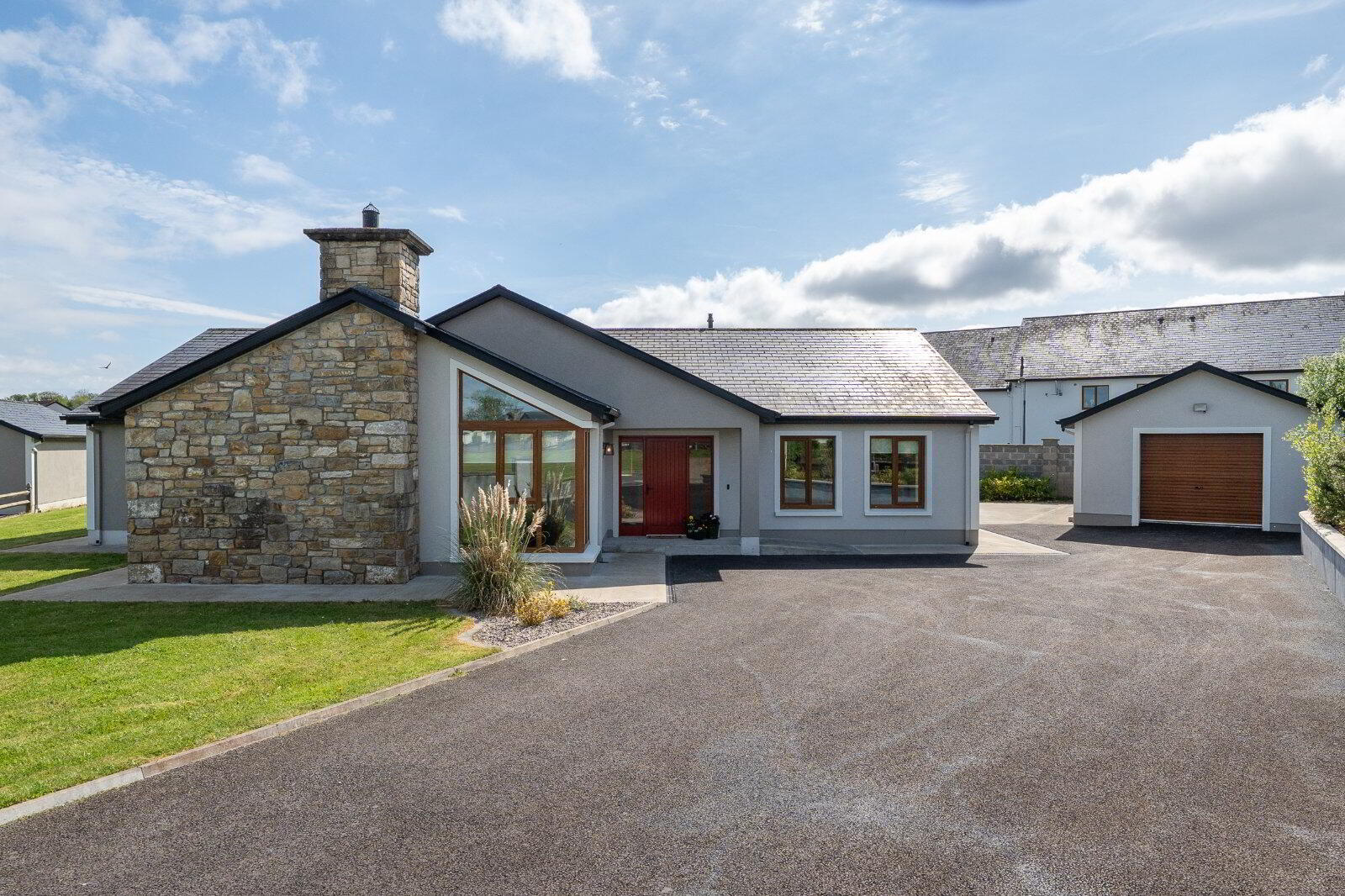 24 Mac Oisin Place 1 of 60
