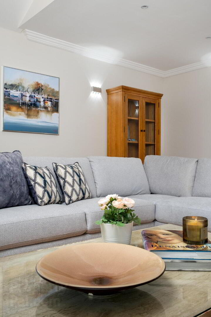 24 Mac Oisin Place 9 of 60