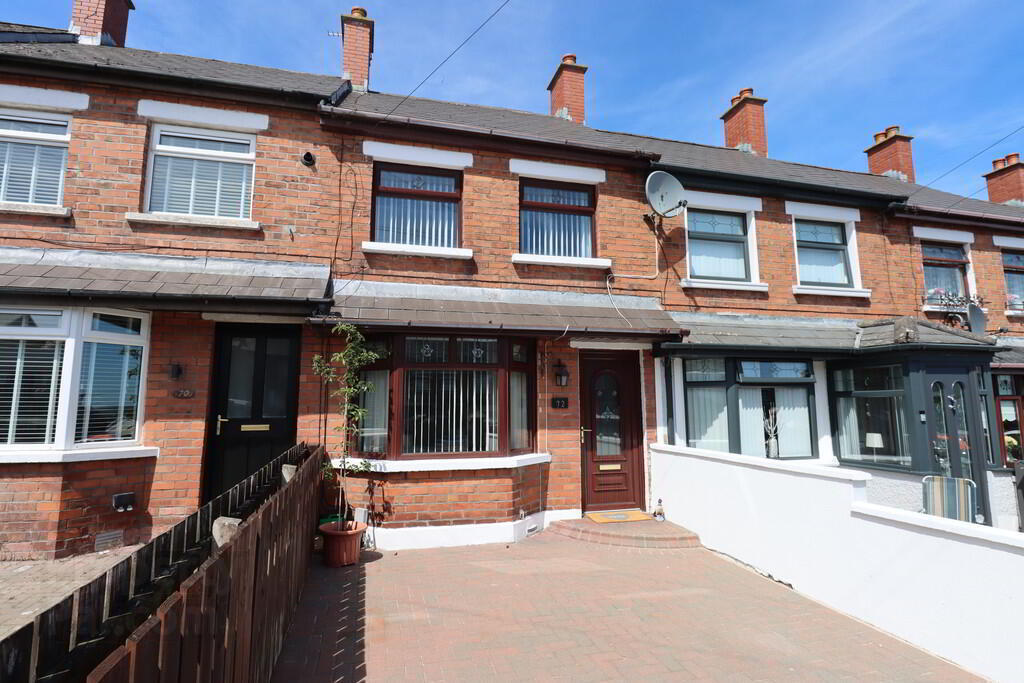 72 Ladbrook Drive 1 of 18