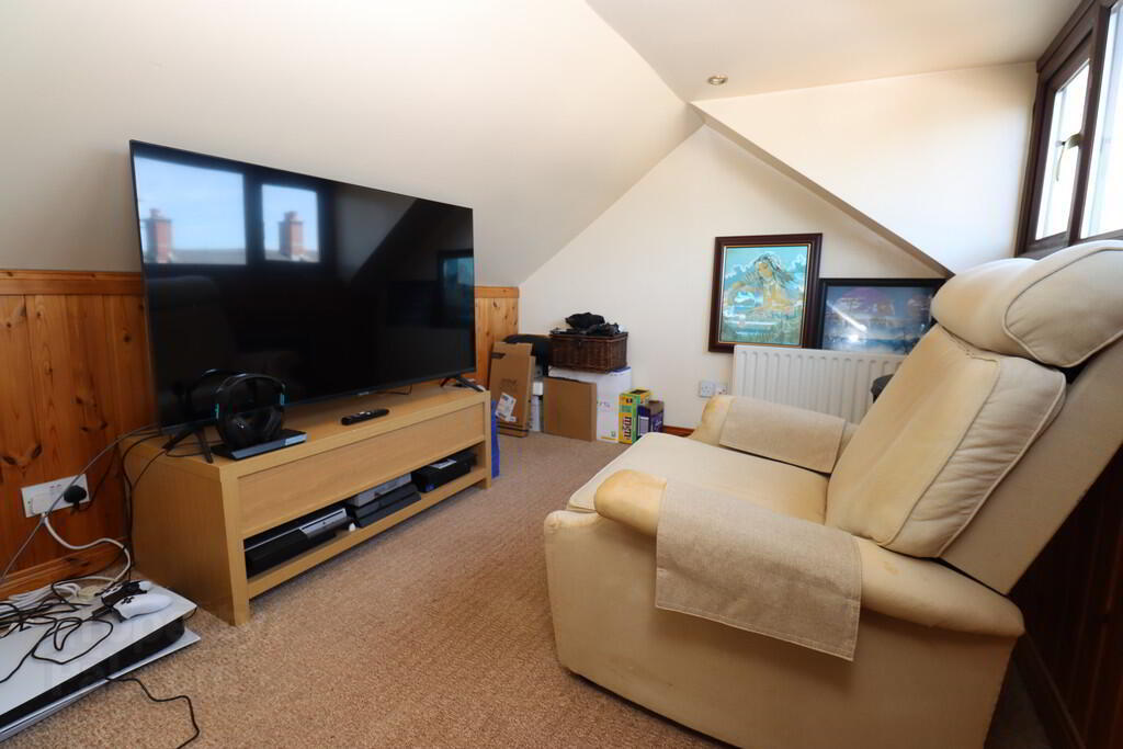 72 Ladbrook Drive 9 of 18