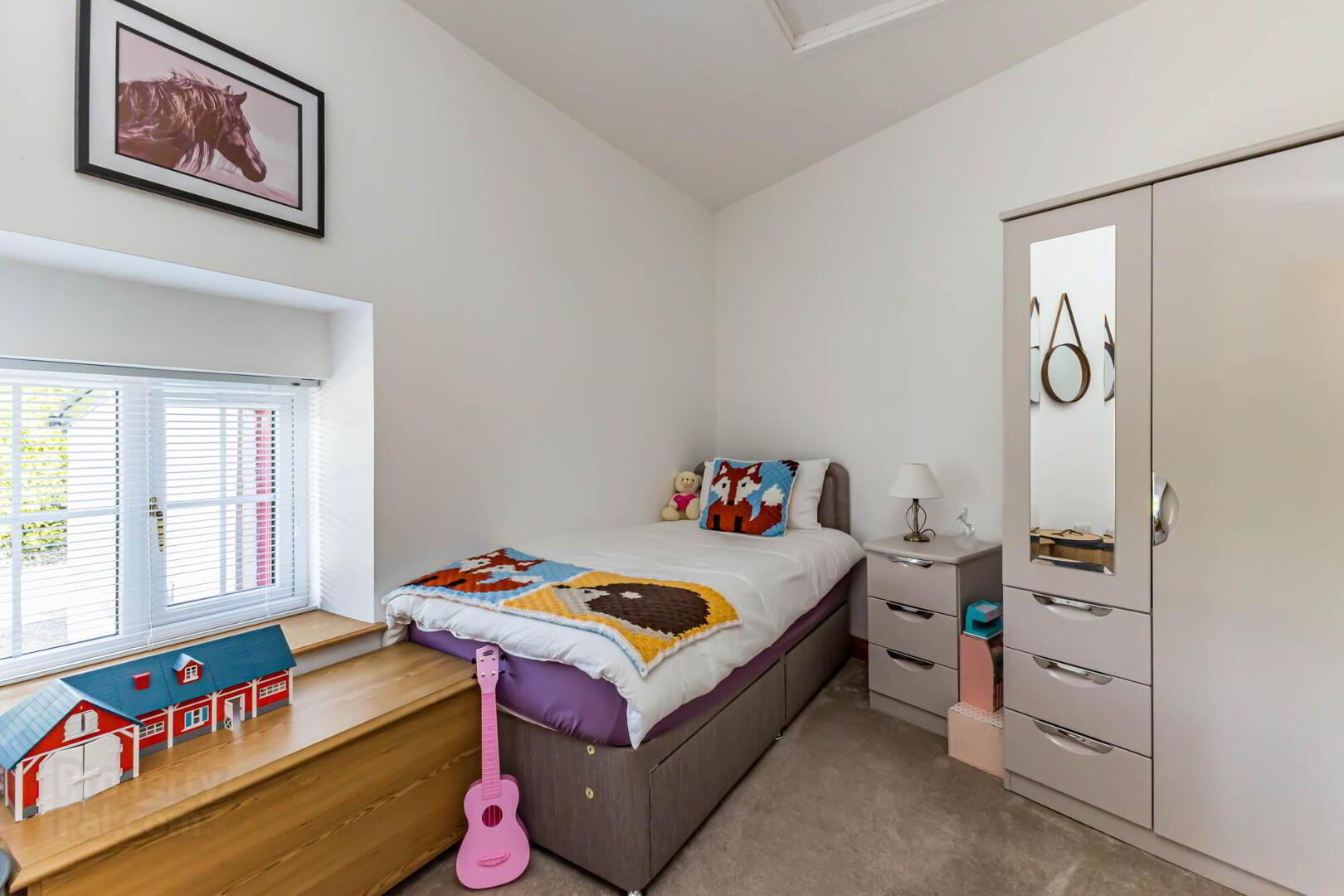 17a Monlough Road 9 of 16
