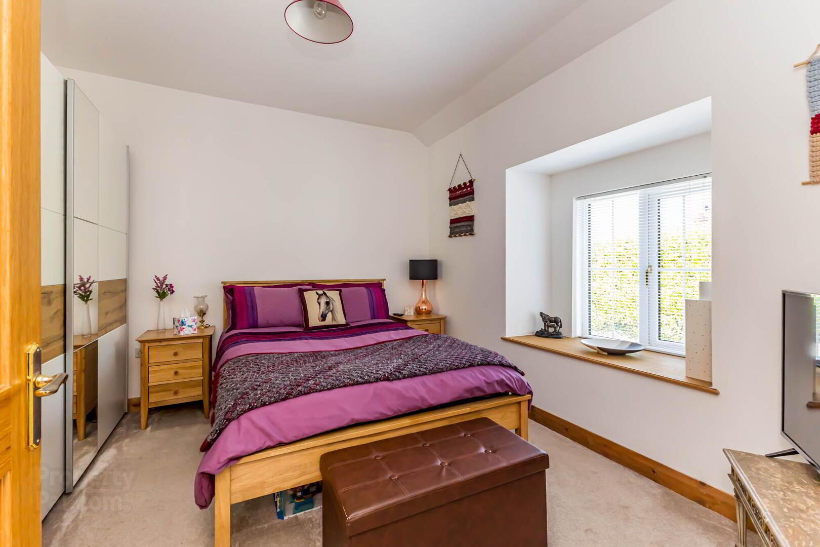 17a Monlough Road 8 of 16