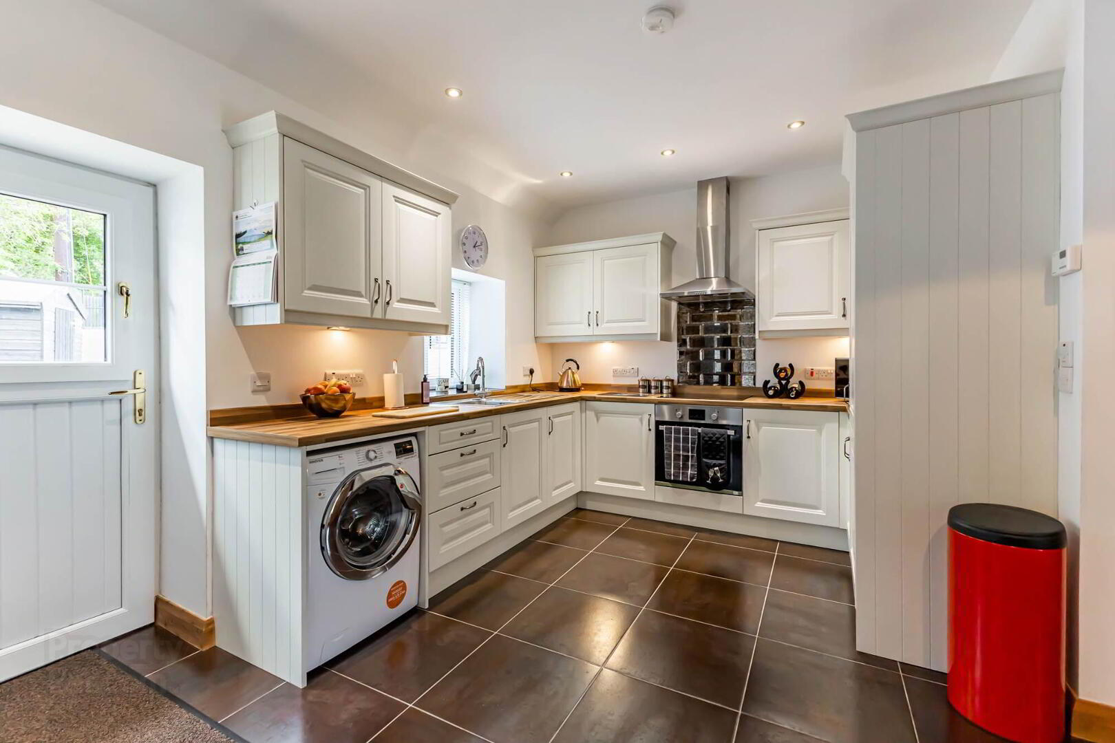 17a Monlough Road 6 of 16