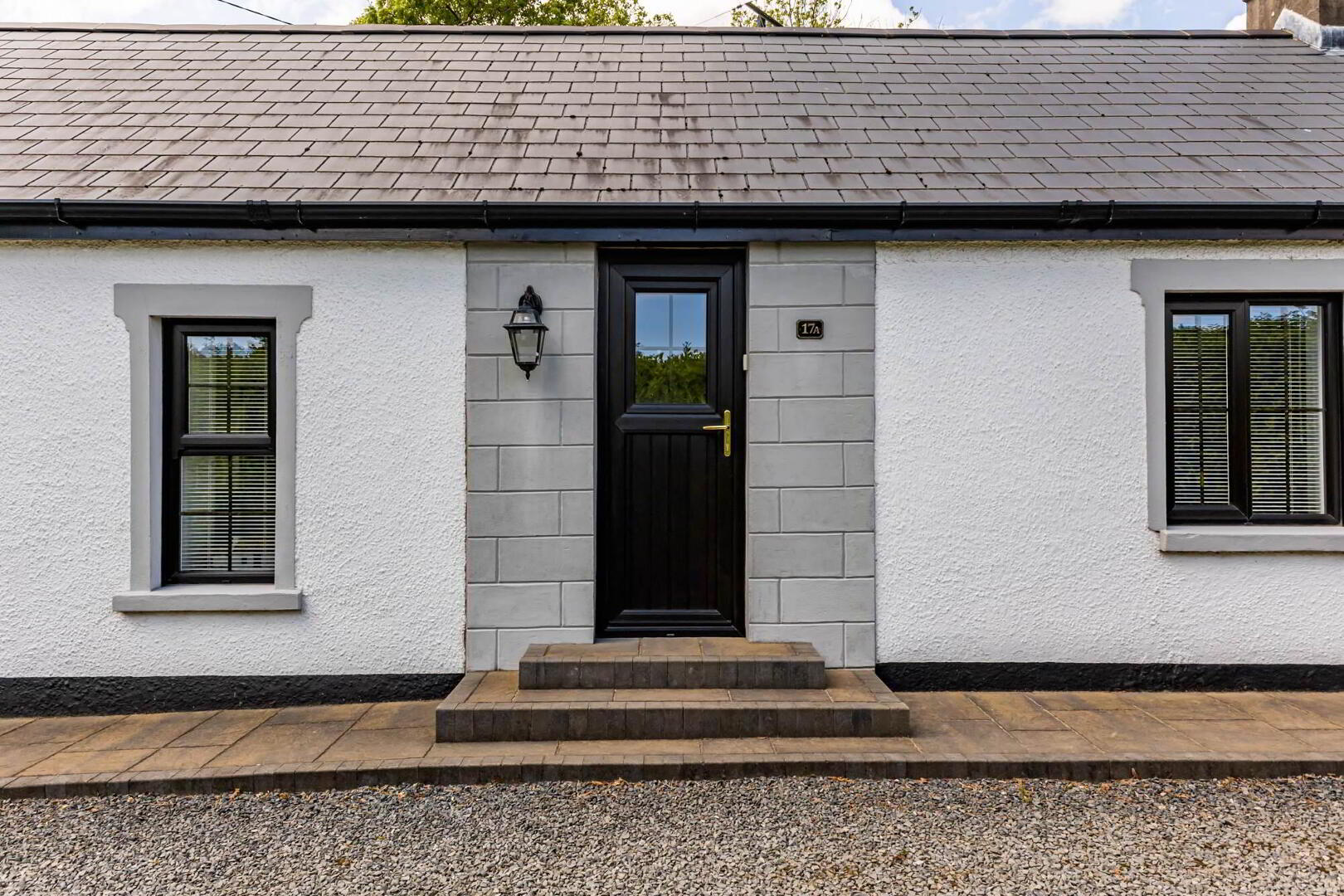 17a Monlough Road 3 of 16