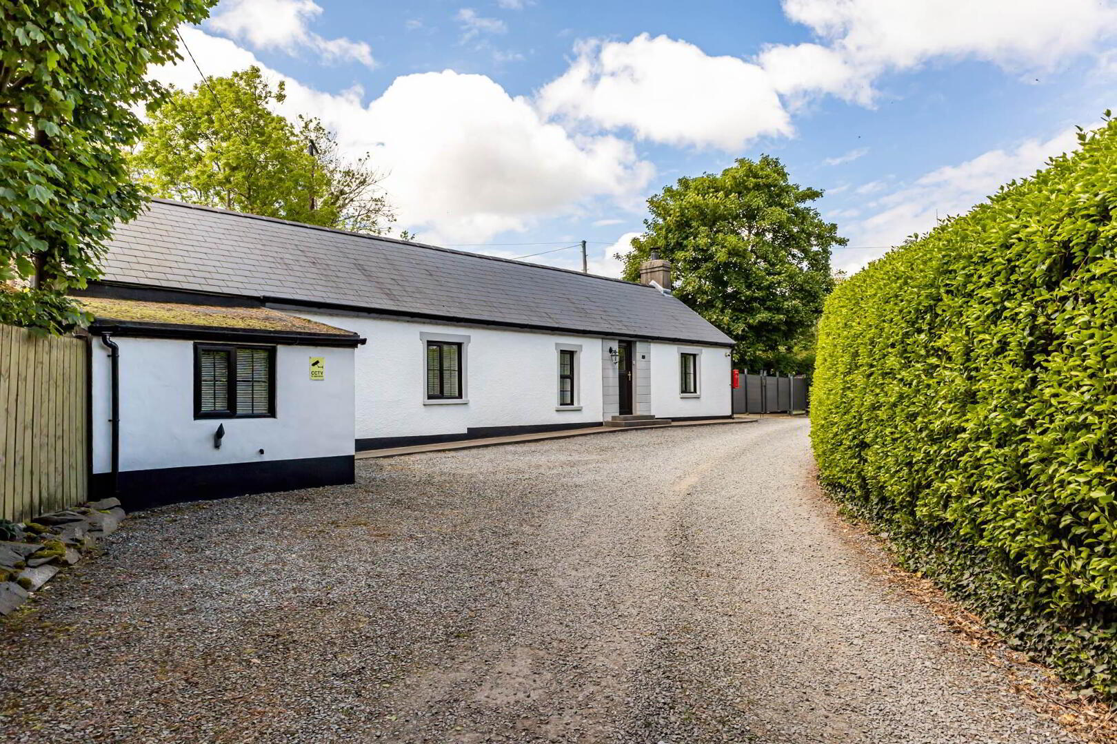 17a Monlough Road 1 of 16