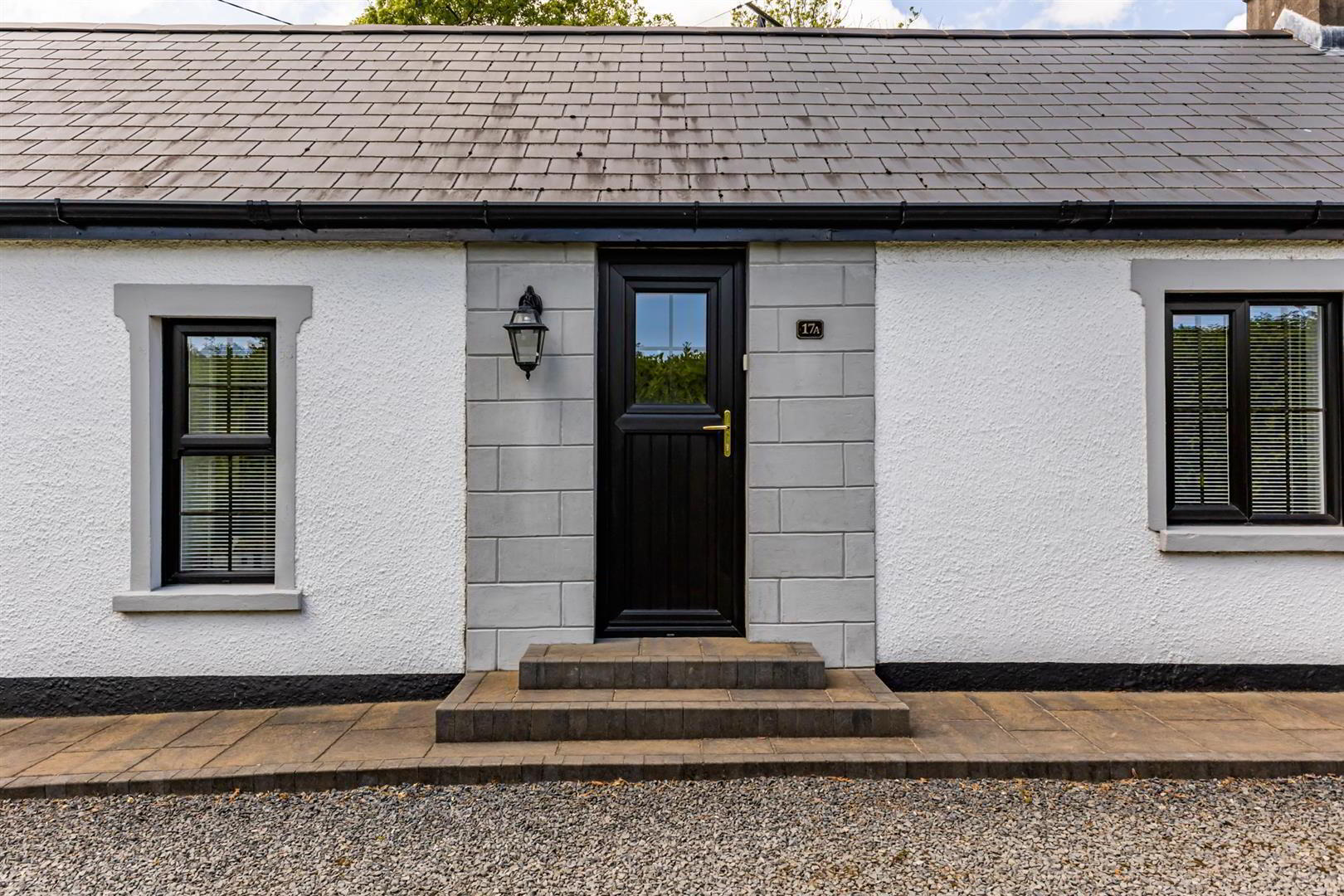 17a Monlough Road 3 of 16