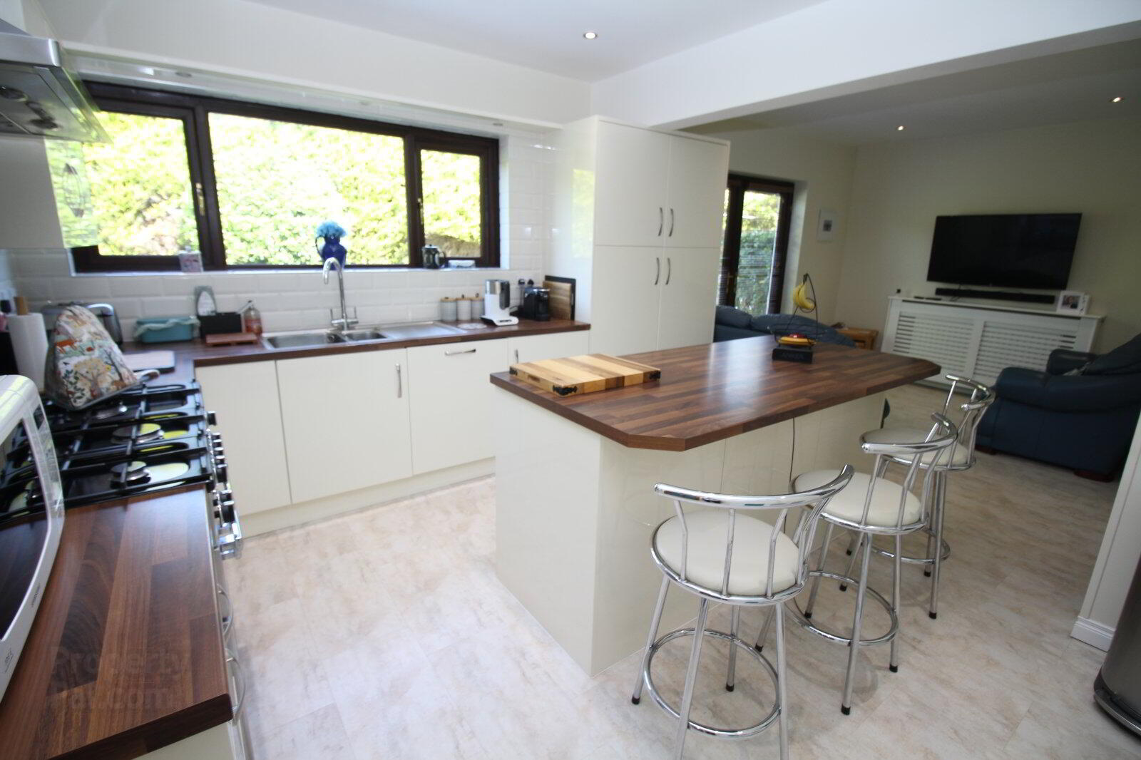 8 Harwood Park 6 of 18